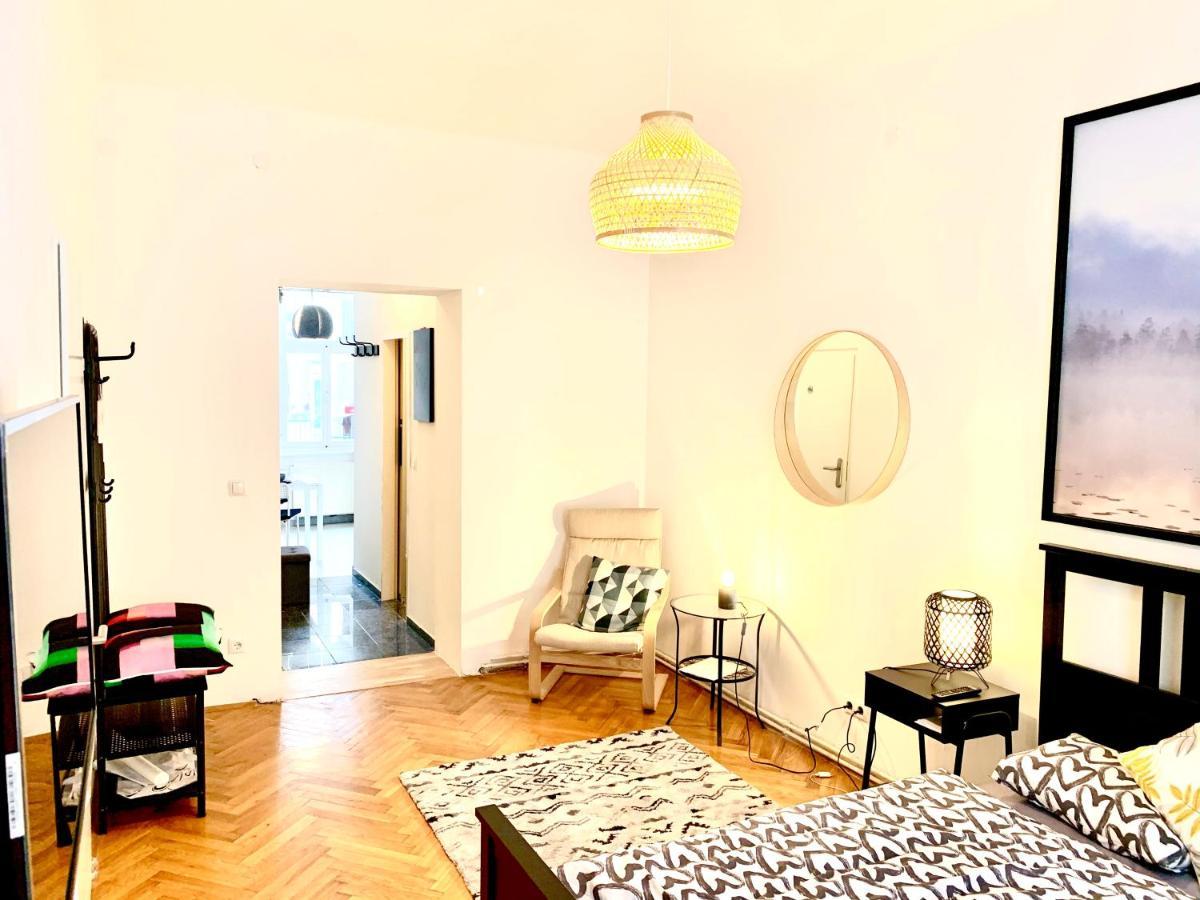 Urban City Retreat - By Nahuen Suites Graz Luaran gambar